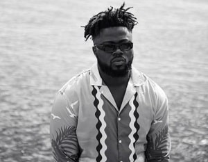 sency miller unveils mesmerizing music video for 'figur 8